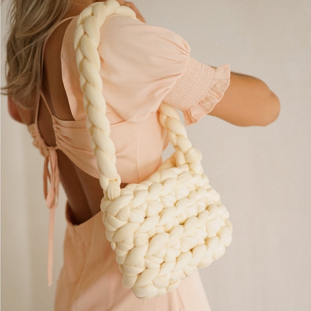 NWT Yllw the Label CHUNKY KNIT PURSE — CREAM